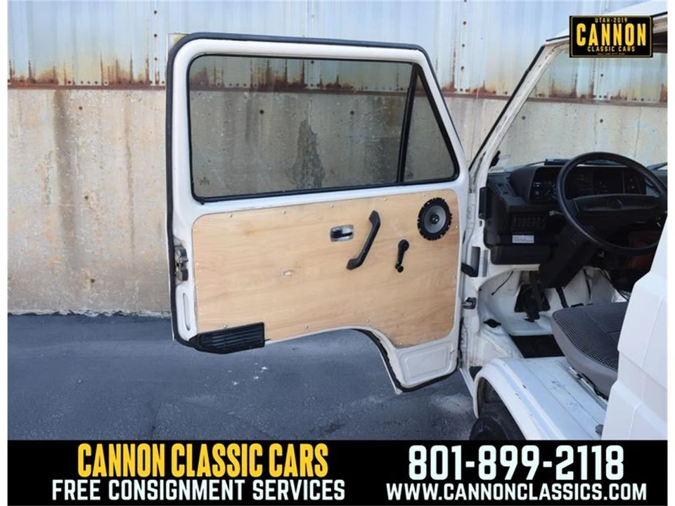 1990 Volkswagen Vanagon - Image 21 of 31