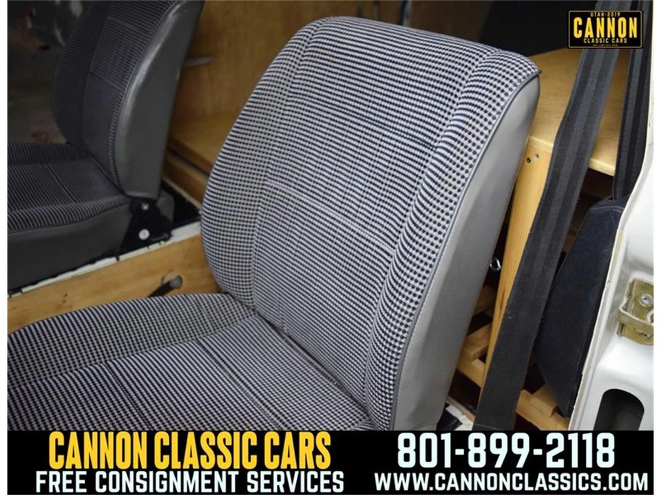 1990 Volkswagen Vanagon - Image 23 of 31