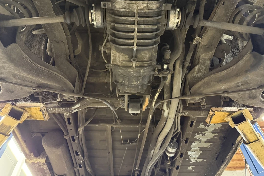1990 Volkswagen EuroVan - Image 8 of 9