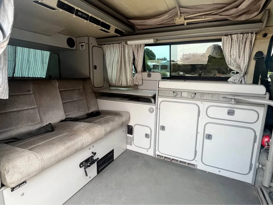1990 Volkswagen EuroVan - Image 9 of 17
