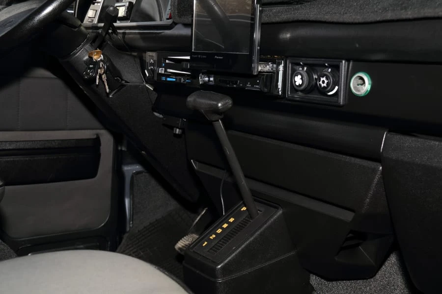 1990 Volkswagen Vanagon - Image 21 of 24