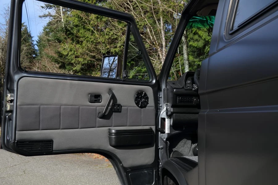 1990 Volkswagen Vanagon - Image 19 of 24
