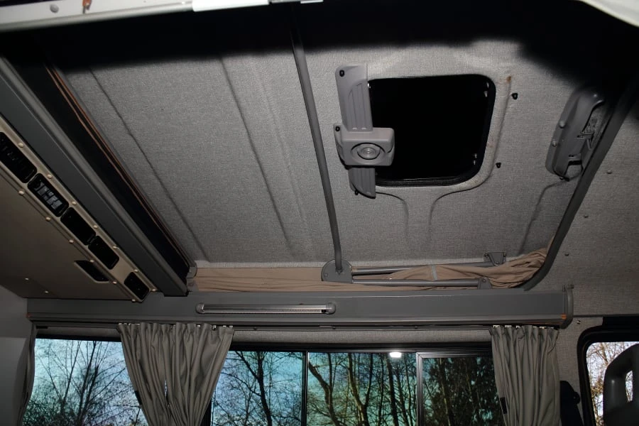 1990 Volkswagen Vanagon - Image 17 of 24