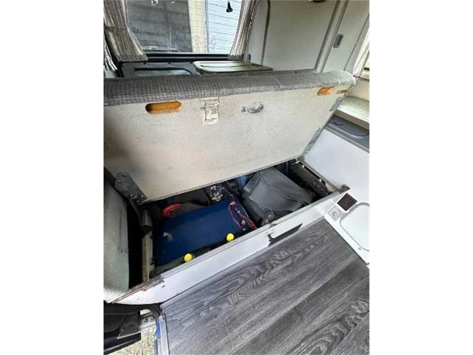1990 Volkswagen Vanagon - Image 9 of 14