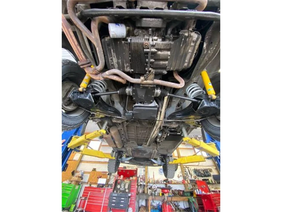 1990 Volkswagen Vanagon - Image 13 of 14