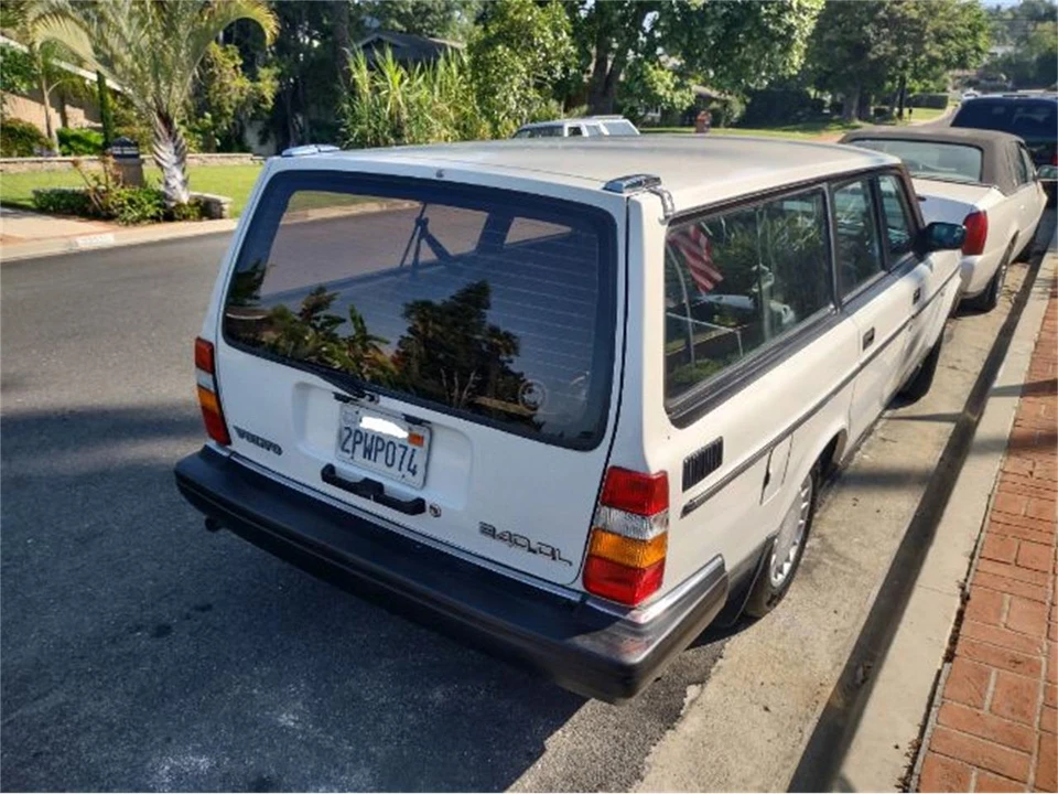 1990 Volvo 244 - Image 3 of 23