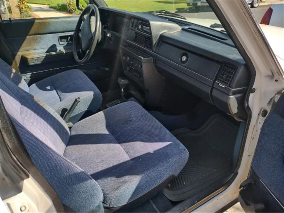 1990 Volvo 244 - Image 9 of 23