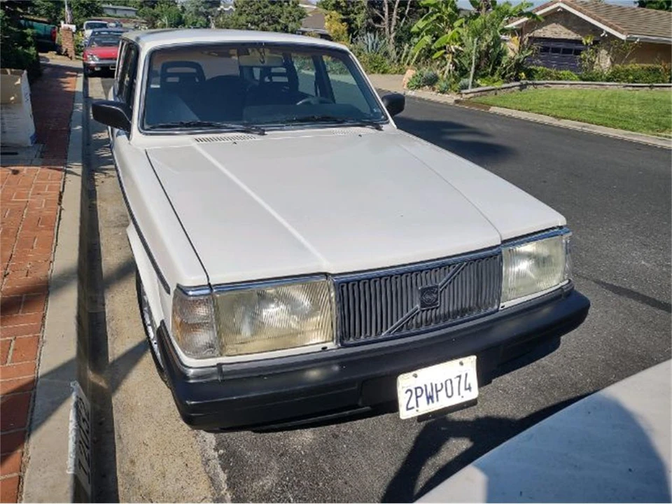 1990 Volvo 244 - Image 5 of 23