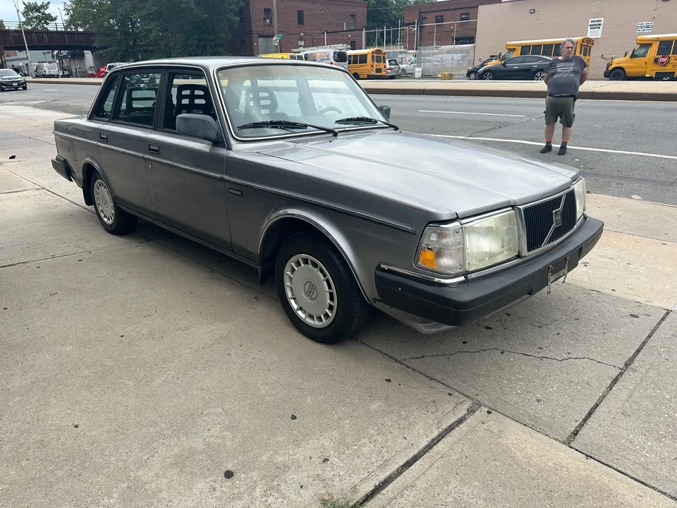 1990 Volvo 244 - Image 6 of 20