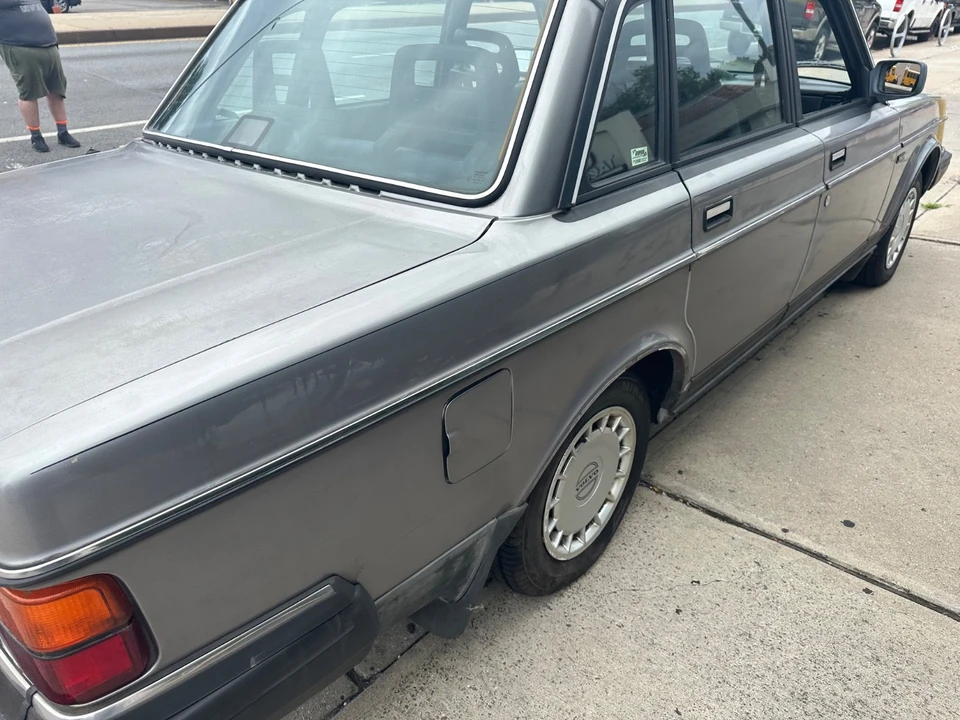 1990 Volvo 244 - Image 10 of 20