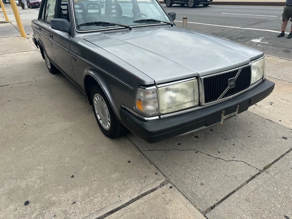 1990 Volvo 244 - Image 7 of 20