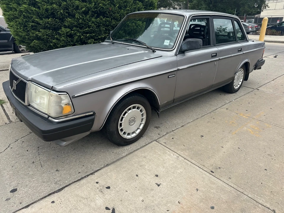 1990 Volvo 244 - Image 2 of 20