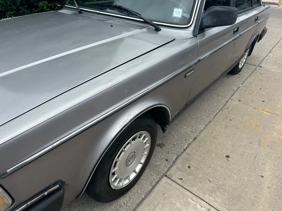 1990 Volvo 244 - Image 8 of 20
