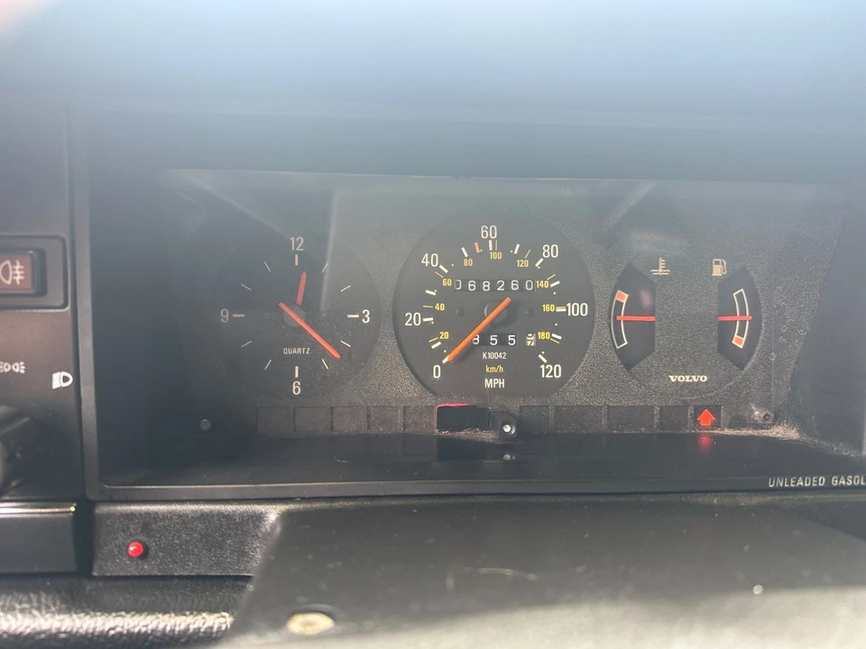 1990 Volvo 244 - Image 19 of 20