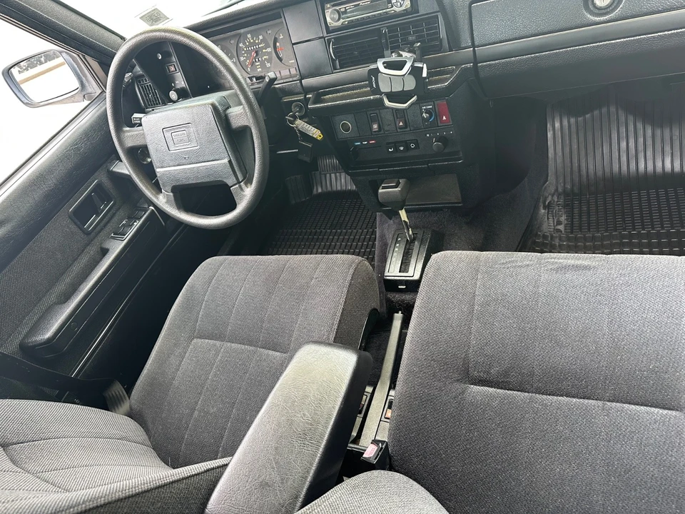 1990 Volvo 244 - Image 14 of 20