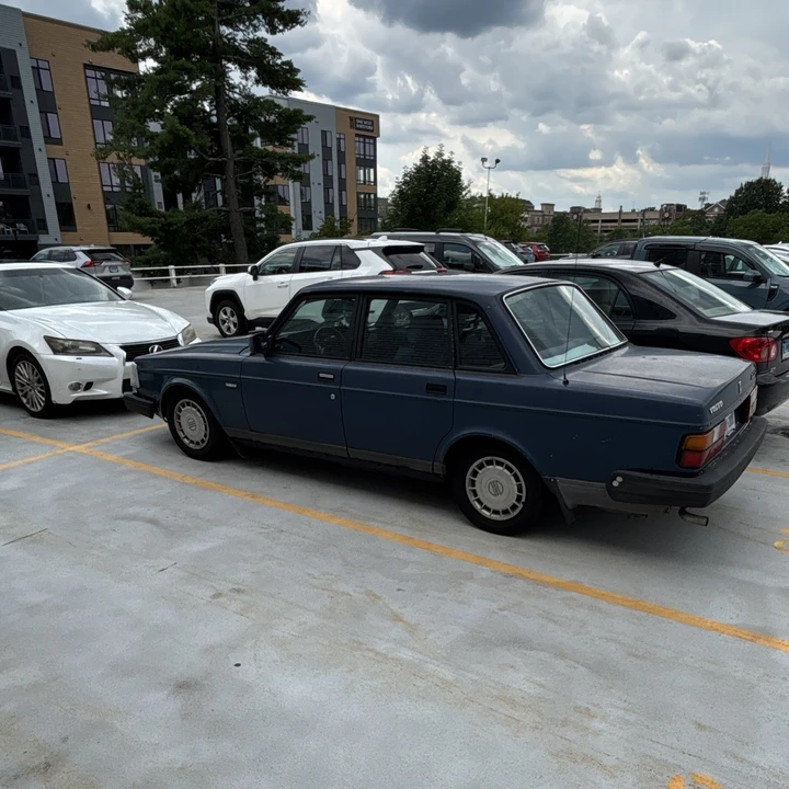 1990 Volvo 244 - Image 2 of 11
