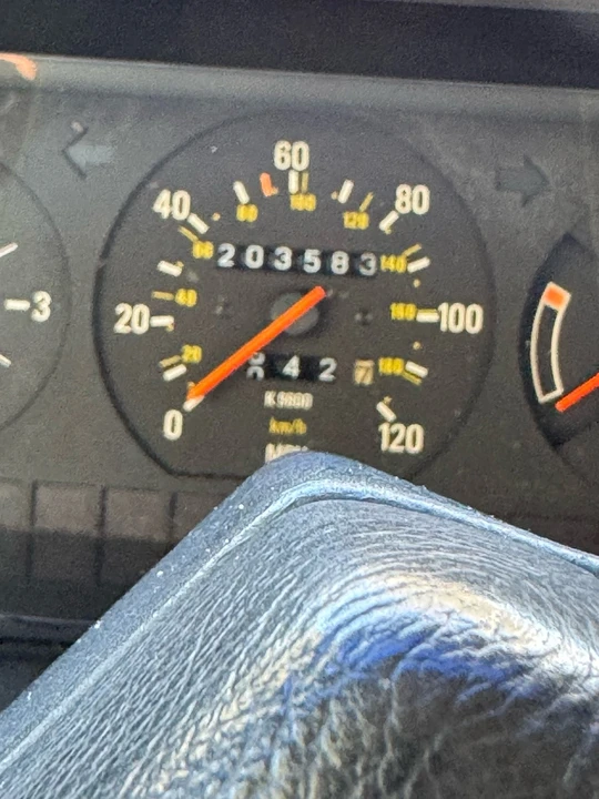 1990 Volvo 200 Series - Image 8 of 11