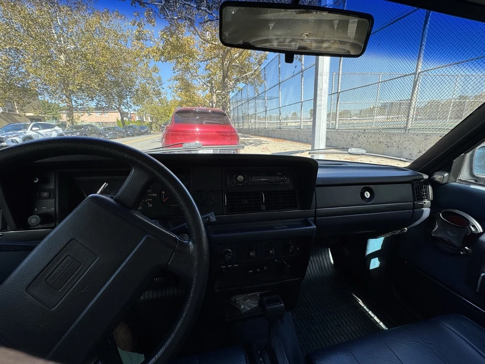 1990 Volvo 200 Series - Image 7 of 11