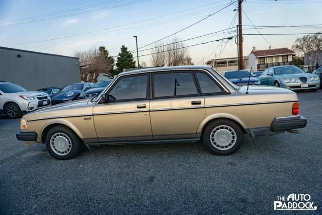 1990 Volvo 244 - Image 8 of 21