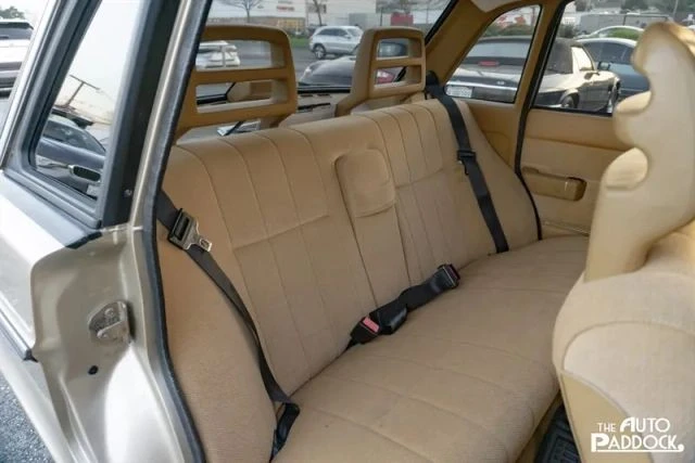 1990 Volvo 244 - Image 18 of 21