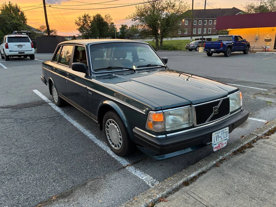 1990 Volvo 200 Series - Image 2 of 6