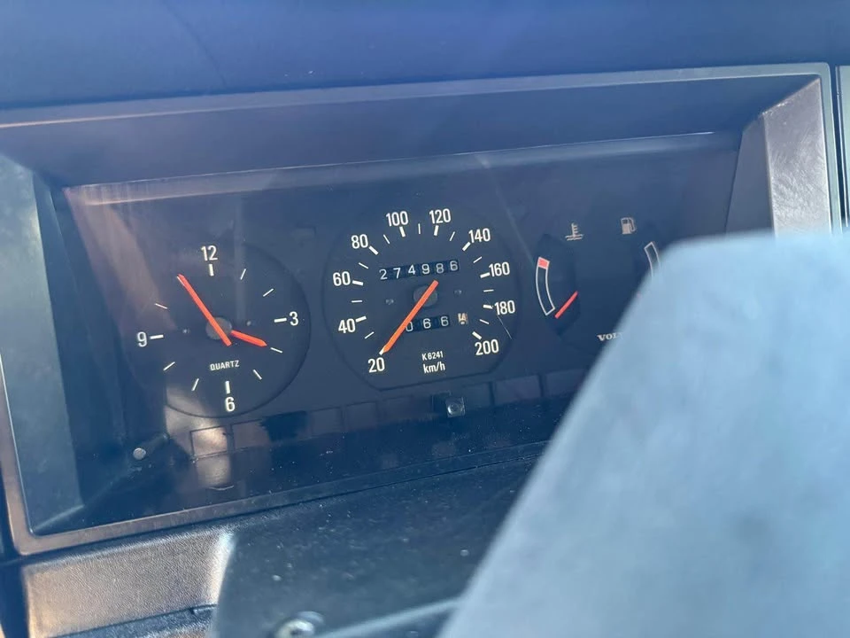 1990 Volvo 244 - Image 6 of 9