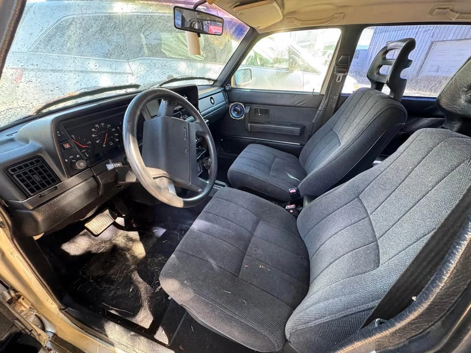 1990 Volvo 244 - Image 9 of 9
