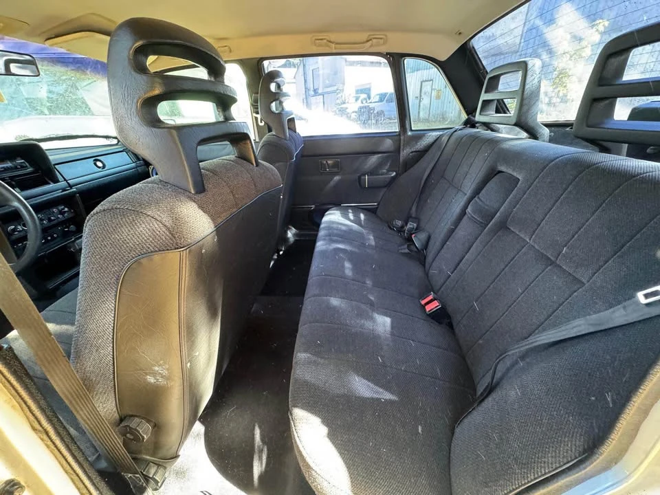1990 Volvo 244 - Image 8 of 9