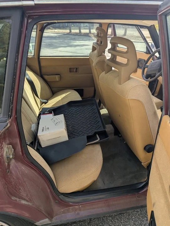 1990 Volvo 244 - Image 7 of 11