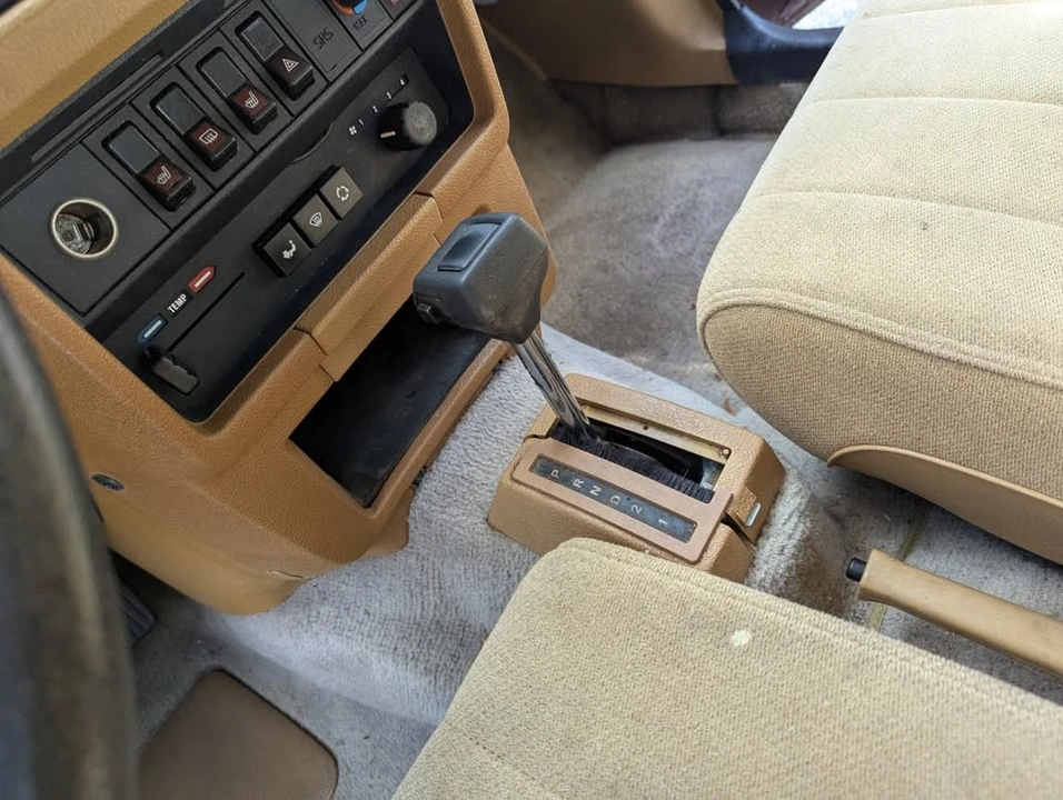 1990 Volvo 244 - Image 8 of 11