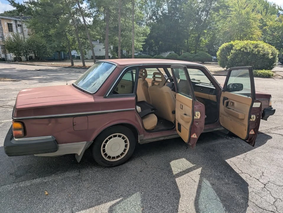 1990 Volvo 244 - Image 4 of 11