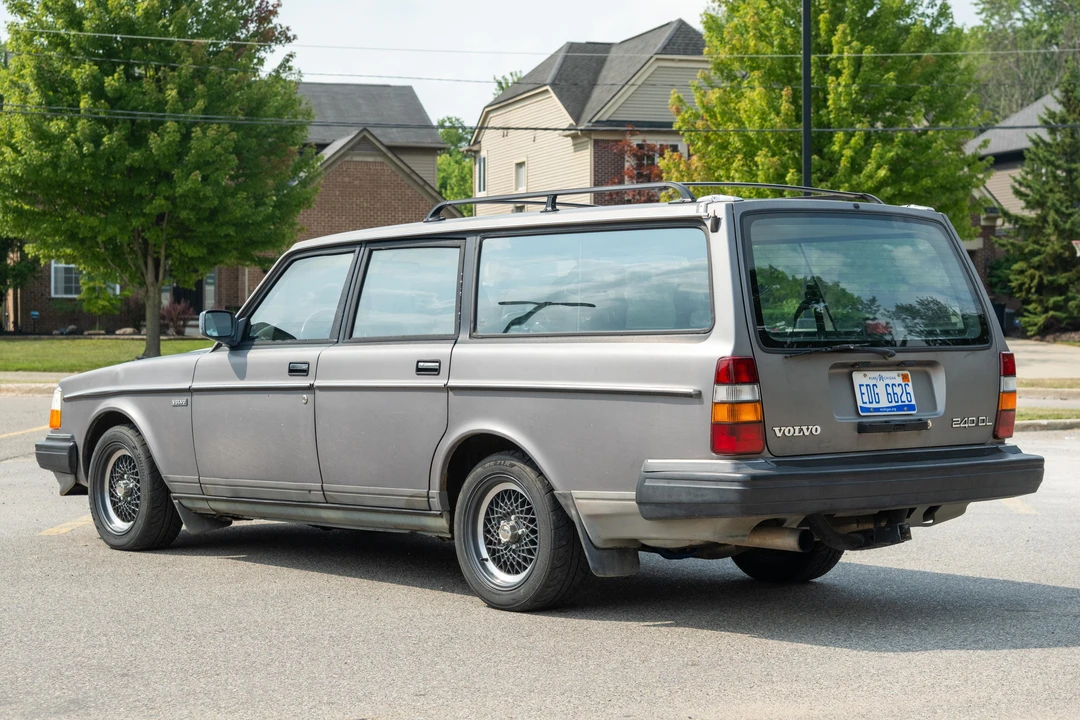1990 Volvo 245 - Image 12 of 31
