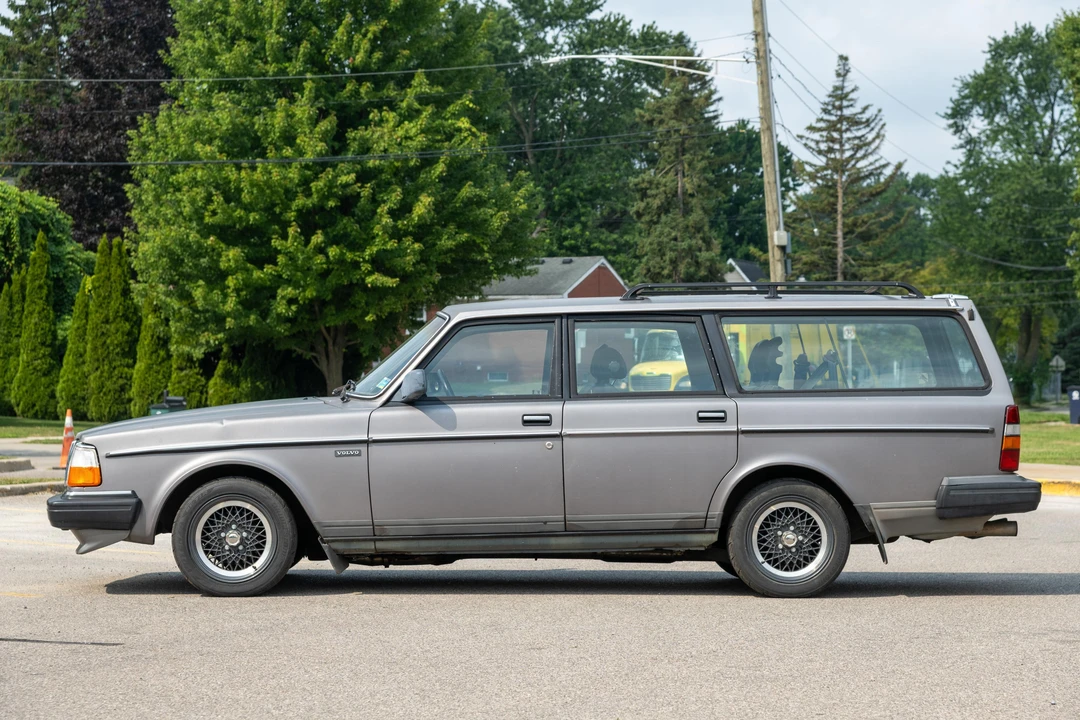 1990 Volvo 245 - Image 11 of 31