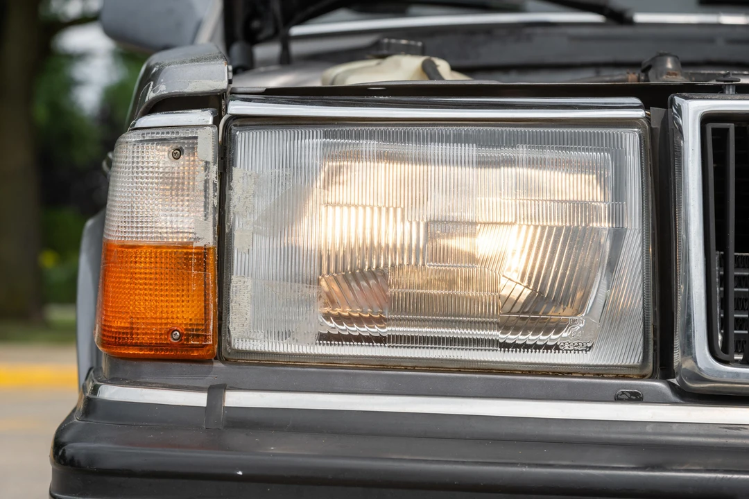 1990 Volvo 245 - Image 25 of 31