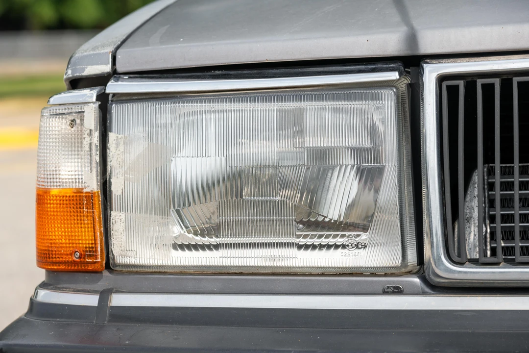 1990 Volvo 245 - Image 24 of 31