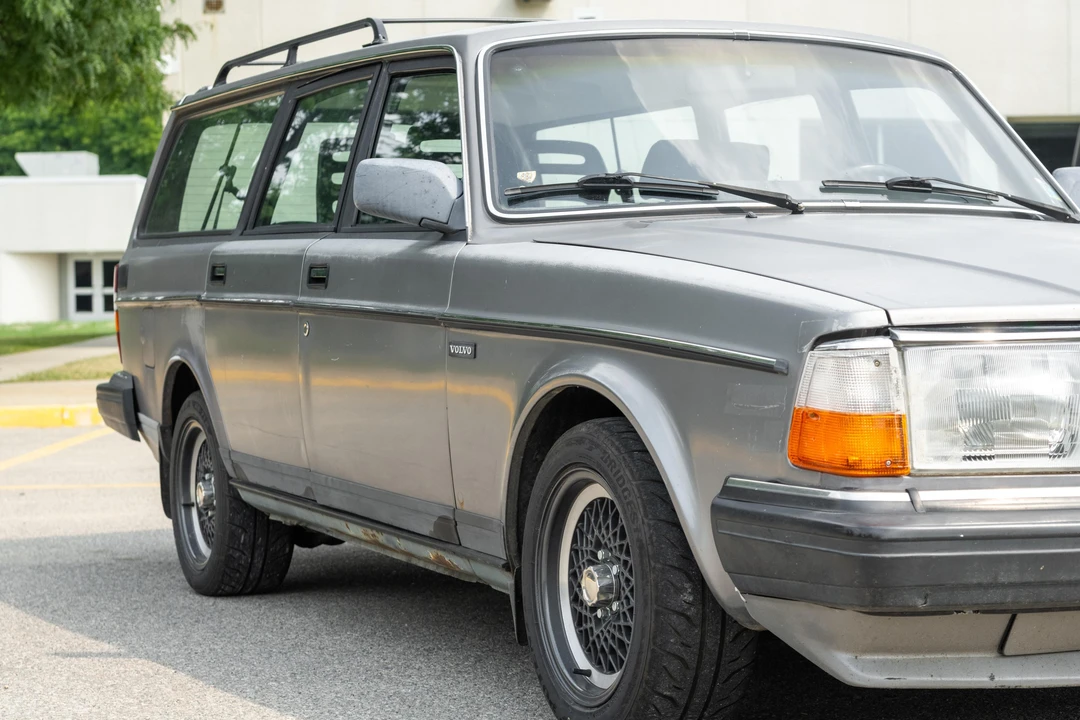 1990 Volvo 245 - Image 18 of 31