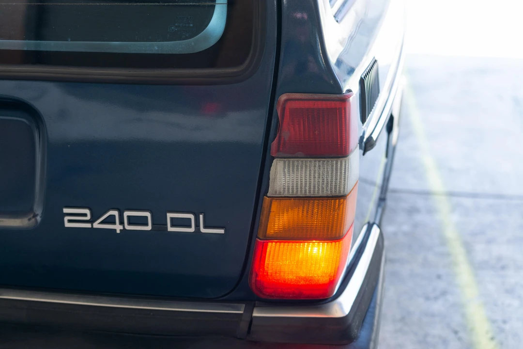 1990 Volvo 245 - Image 30 of 31