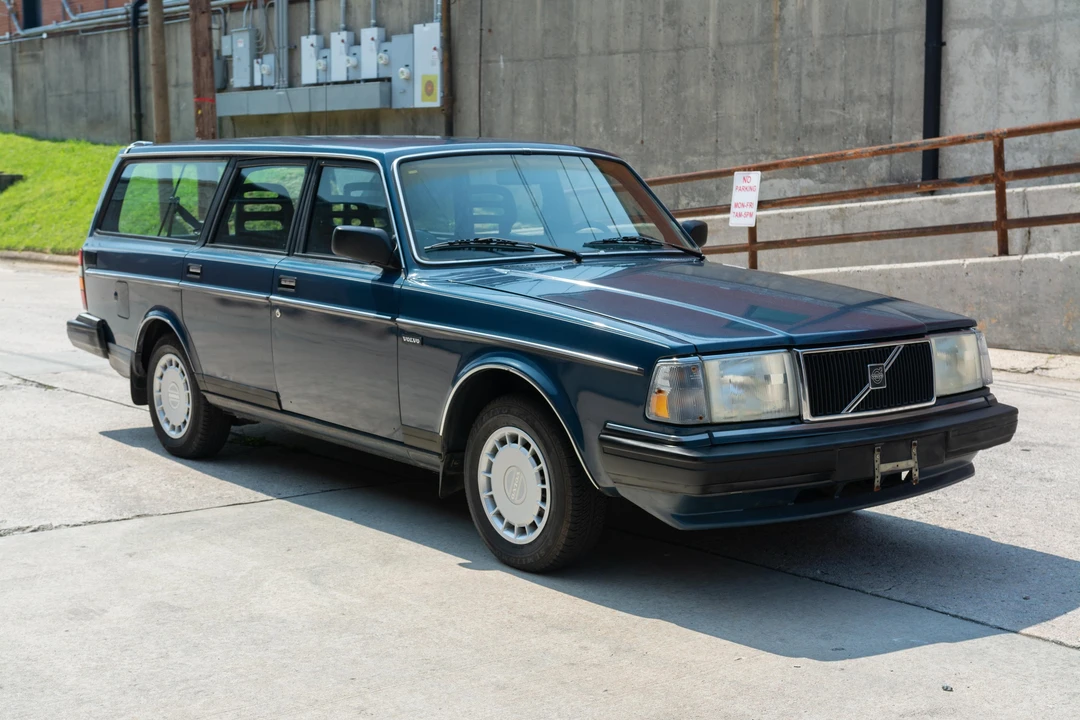 1990 Volvo 245 - Image 16 of 31
