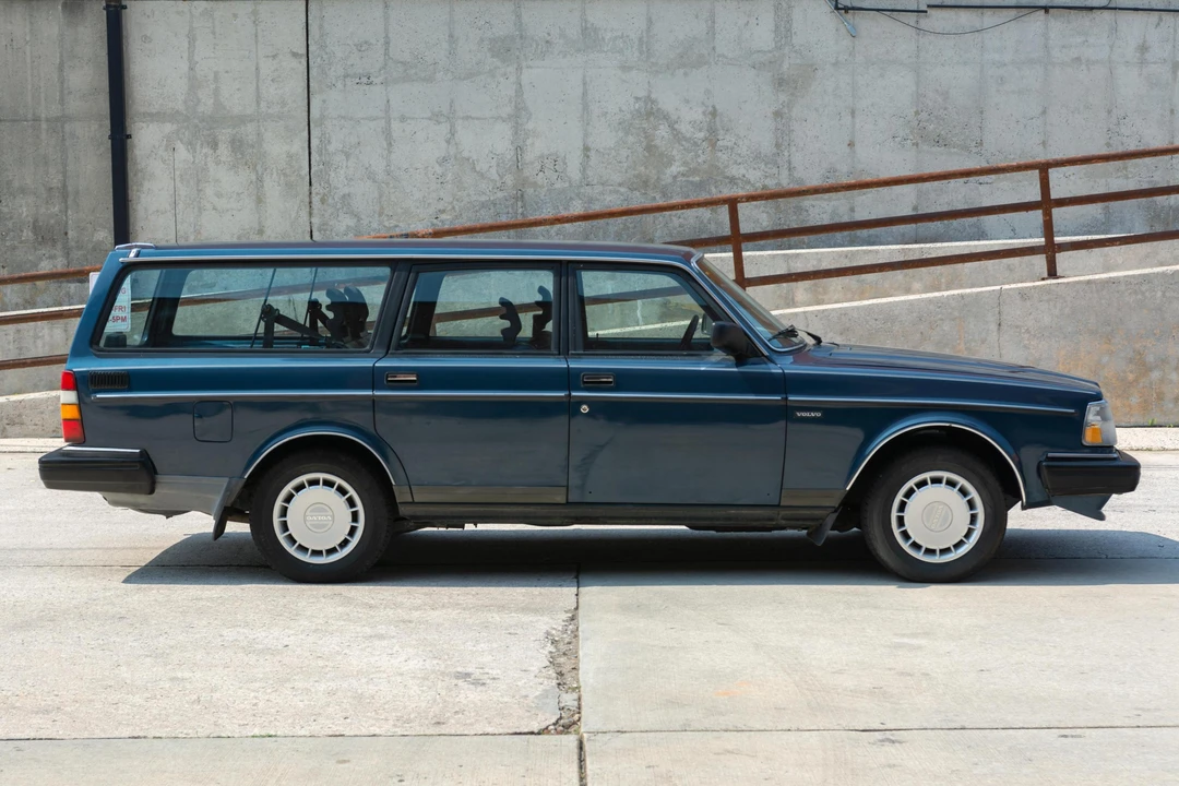 1990 Volvo 245 - Image 3 of 31