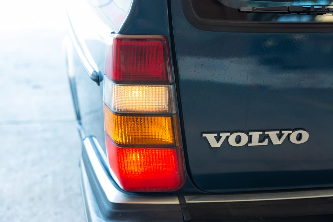 1990 Volvo 245 - Image 26 of 31