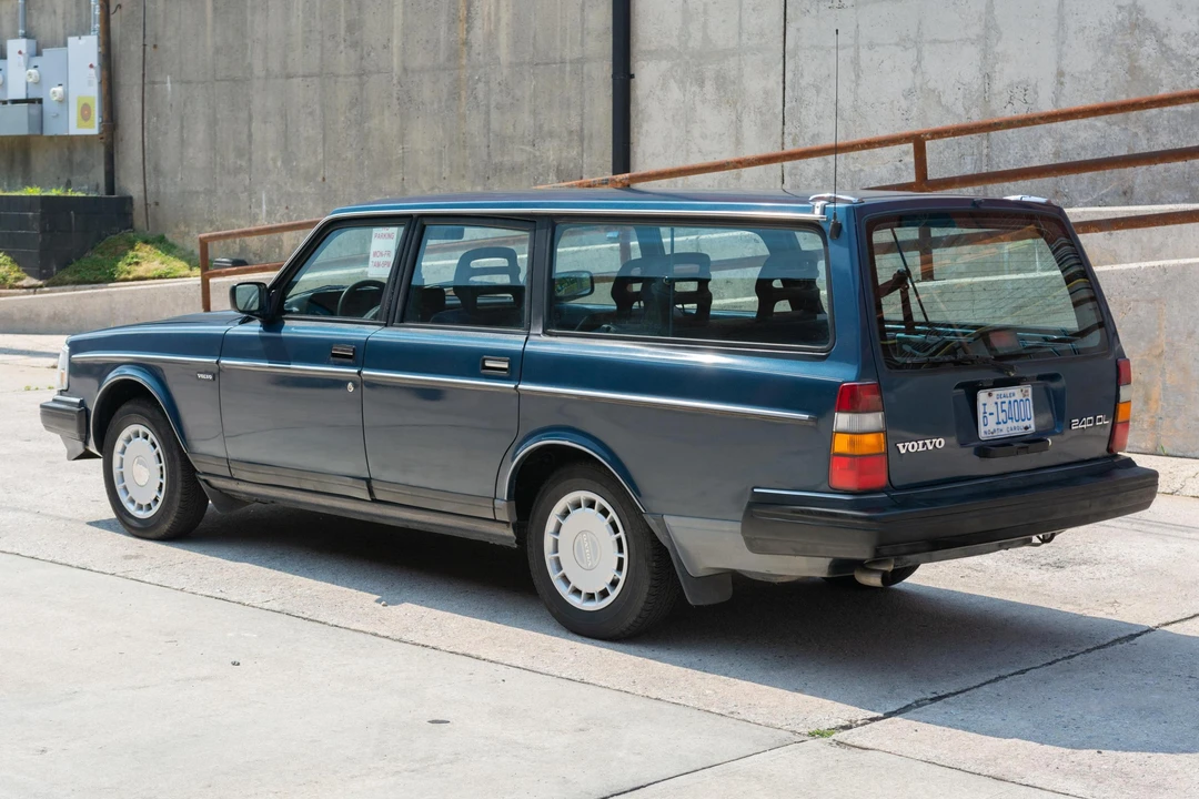 1990 Volvo 245 - Image 4 of 31