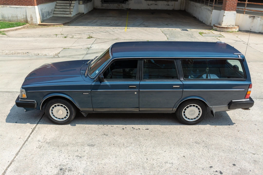 1990 Volvo 245 - Image 8 of 31