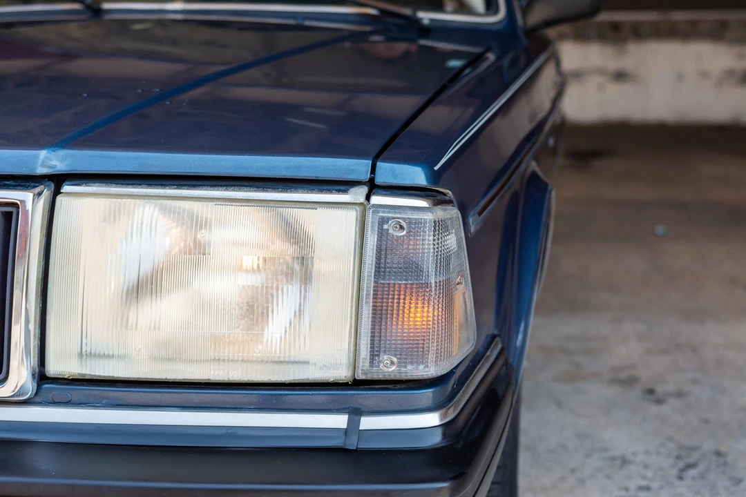 1990 Volvo 245 - Image 20 of 31
