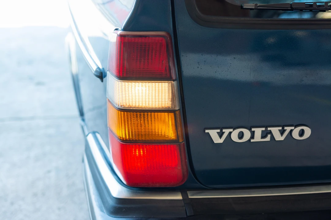 1990 Volvo 245 - Image 25 of 31