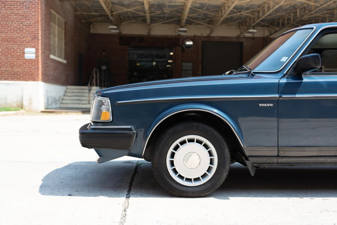 1990 Volvo 245 - Image 21 of 31