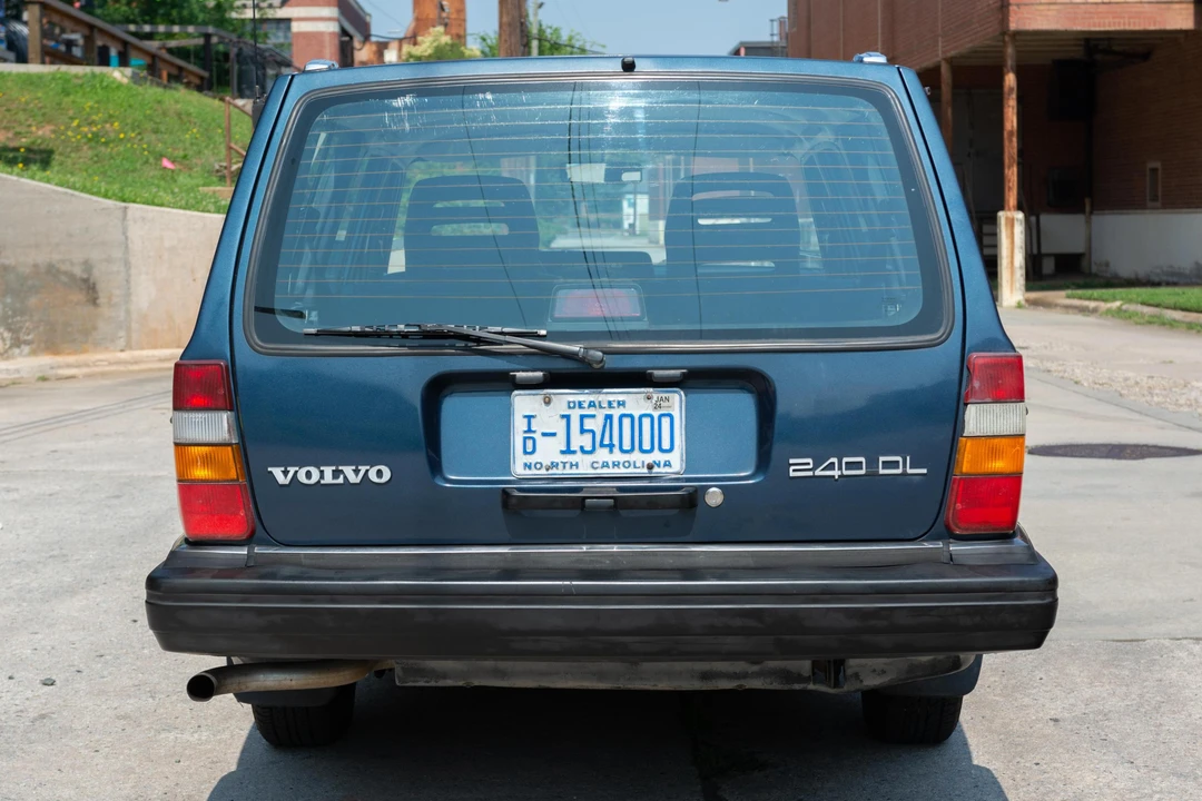 1990 Volvo 245 - Image 5 of 31