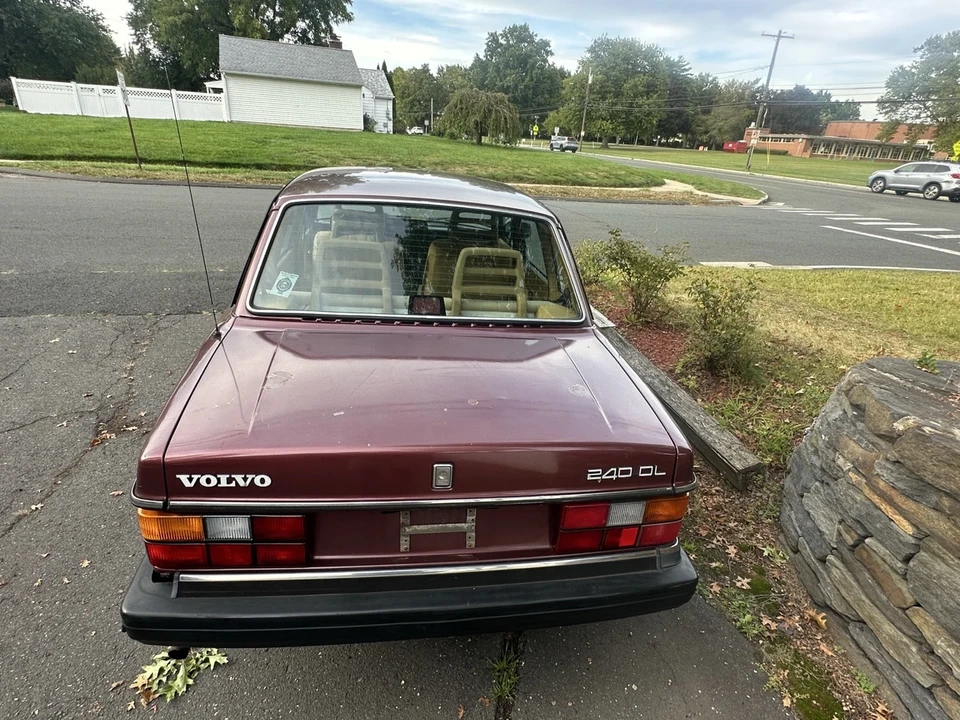 1990 Volvo 200 Series - Image 9 of 18