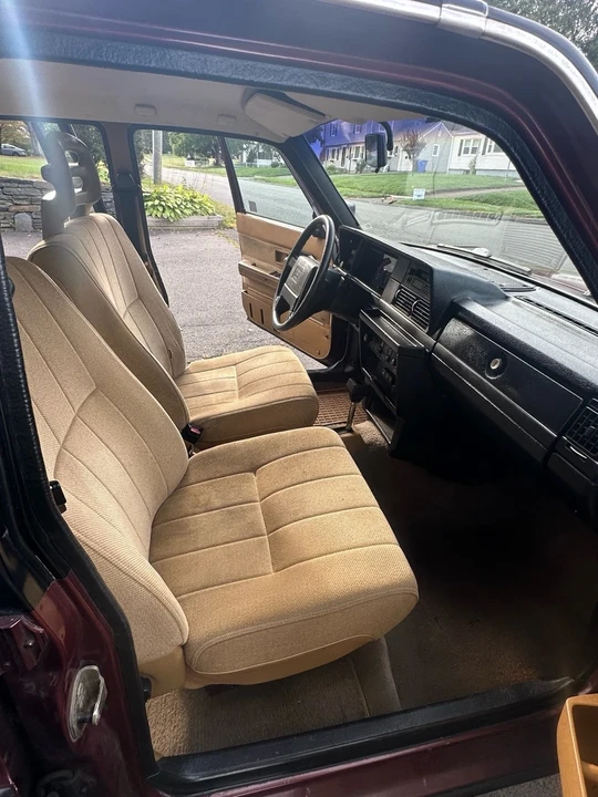1990 Volvo 200 Series - Image 10 of 18