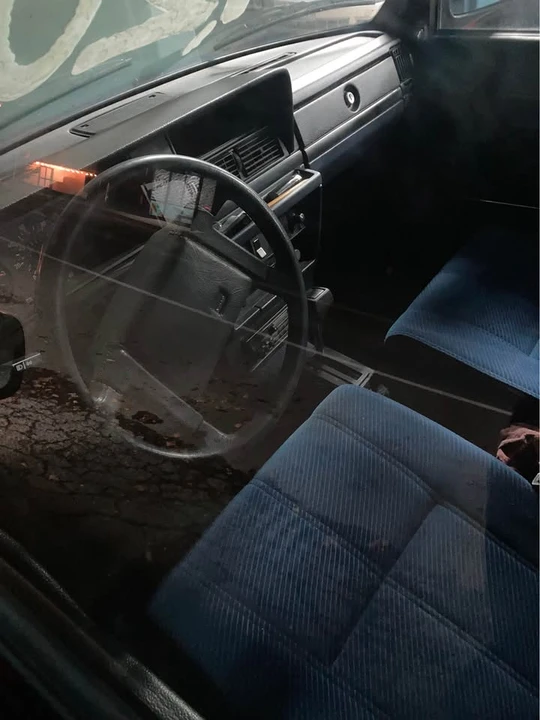 1990 Volvo 244 - Image 3 of 3
