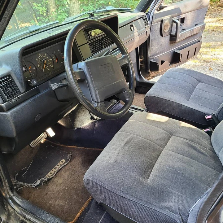 1990 Volvo 244 - Image 8 of 10